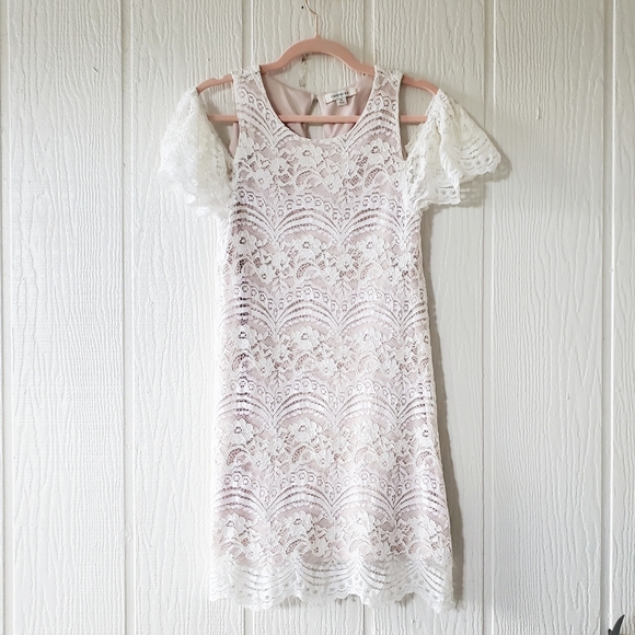 FRANCESCAS White Lace Cold Shoulder Mini Dress Sleeveless Nude Lining Medium - Picture 1 of 9